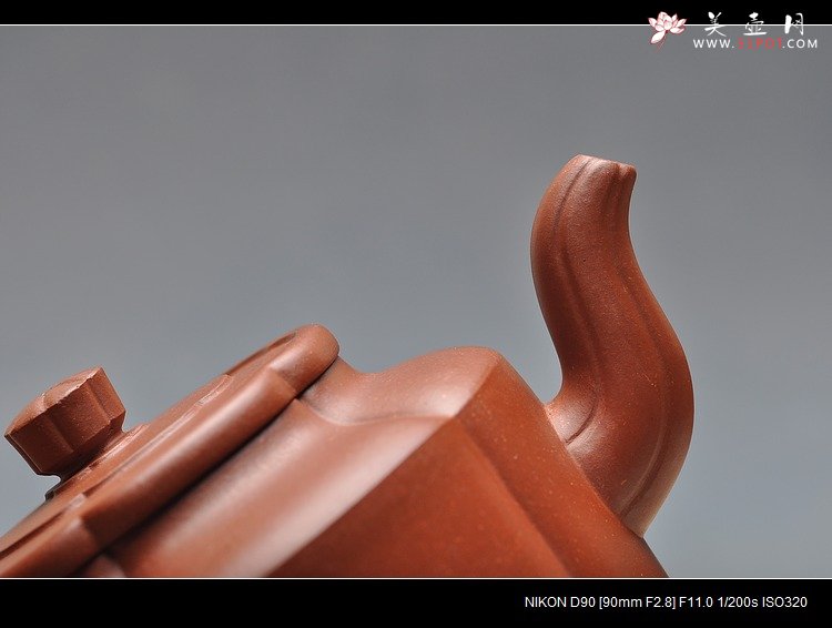 紫砂壶图片：经典筋囊器 何卫枫新作  精品梅花周盘 - 宜兴紫砂壶网