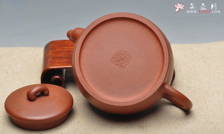 紫砂壶图片：精致典雅   全手如意平盖 - 宜兴紫砂壶网