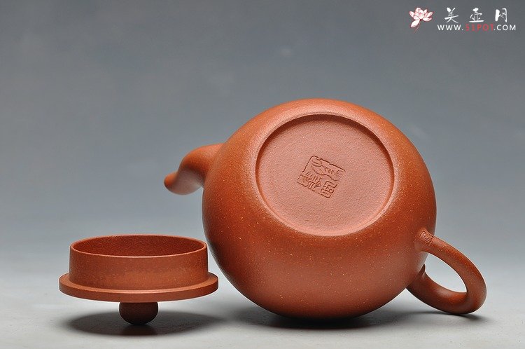 紫砂壶图片：珠圆玉润 饱满可人全手降坡之平盖莲子 - 宜兴紫砂壶网