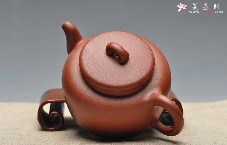 紫砂壶图片：精致典雅   全手如意平盖 - 宜兴紫砂壶网