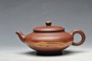紫砂壶图片：俊秀神怡 通透绞泥加铺砂 全手笑云 - 宜兴紫砂壶网