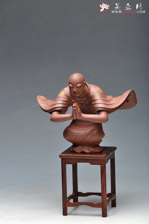 紫砂壶图片： 范志峰最新作品描金蓬莱 衣有凌虚之韵，容有出尘之想 - 宜兴紫砂壶网