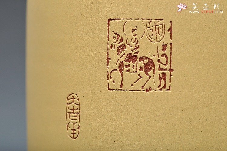 紫砂壶图片：李白诗词 瓦当笔筒 十年磨一剑 - 宜兴紫砂壶网