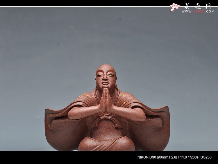 紫砂壶图片： 范志峰最新作品描金蓬莱 衣有凌虚之韵，容有出尘之想 - 宜兴紫砂壶网