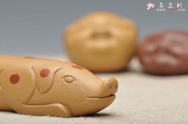 紫砂壶图片：小猪乐园o(∩_∩)o  - 宜兴紫砂壶网