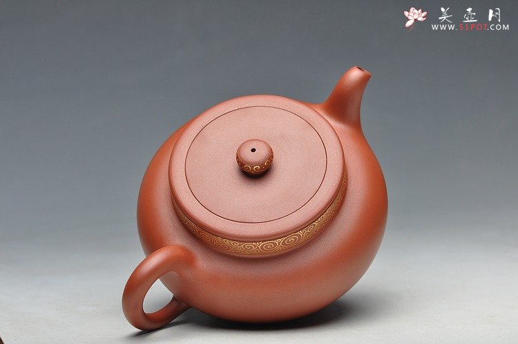 紫砂壶图片：曲峰最新原创作品 典雅大气 全手雍和 - 宜兴紫砂壶网
