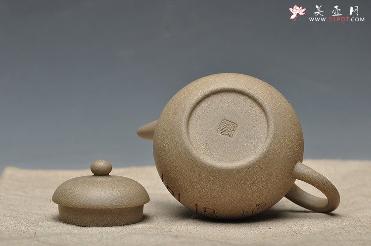 紫砂壶图片：全手老味高梨形 古拙之味 手中无梨式，难以言茗事 高寿与幽思 - 宜兴紫砂壶网