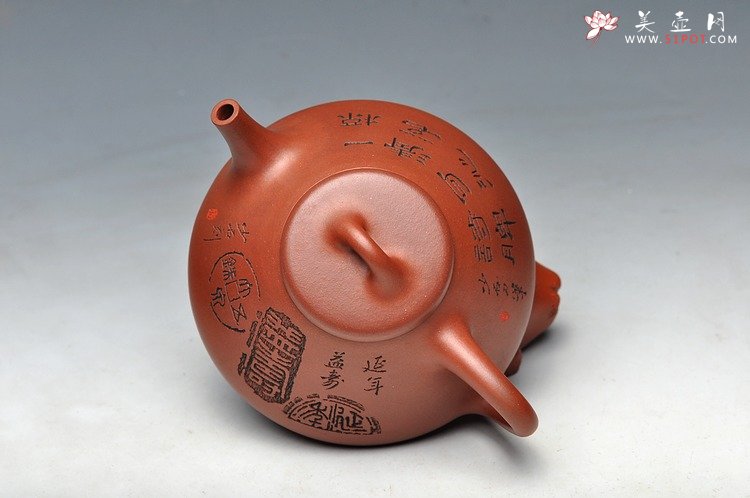 紫砂壶图片：值得期待的实力陶手 张听刚装饰 全手子冶石瓢 进步看得见 - 宜兴紫砂壶网