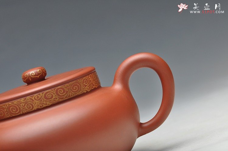 紫砂壶图片：曲峰最新原创作品 典雅大气 全手雍和 - 宜兴紫砂壶网