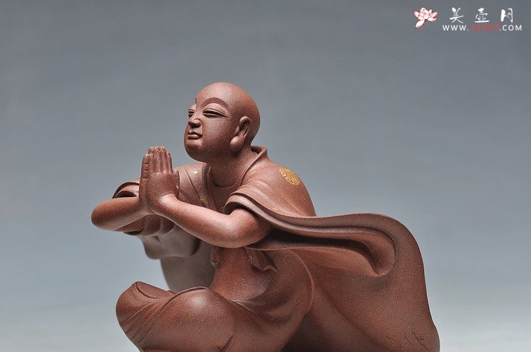 紫砂壶图片： 范志峰最新作品描金蓬莱 衣有凌虚之韵，容有出尘之想 - 宜兴紫砂壶网