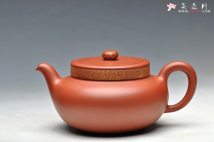紫砂壶图片：曲峰最新原创作品 典雅大气 全手雍和 - 宜兴紫砂壶网