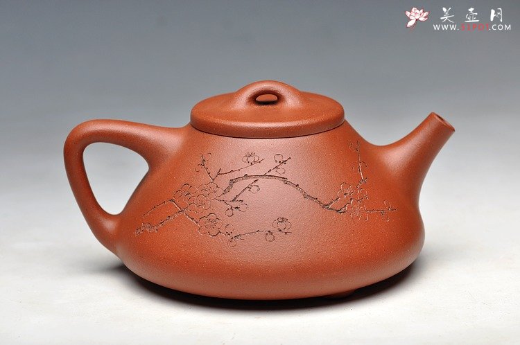 紫砂壶图片：顾瓢 国助和石通转刻梅 摹古精品子冶石瓢 - 宜兴紫砂壶网