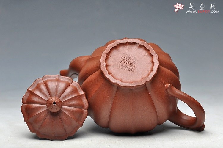 紫砂壶图片：线条流畅 清美之作 筋纹笑樱 - 宜兴紫砂壶网