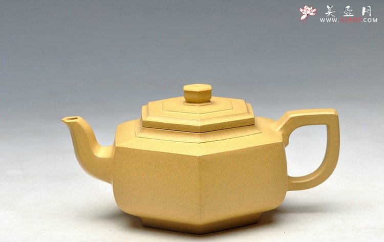 紫砂壶图片：方器代表作 何卫枫老师新品 本绿全手雪华 - 宜兴紫砂壶网