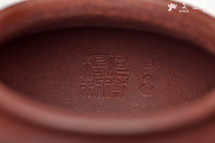 紫砂壶图片：描金装饰 饱满大气  全手大莲子 大品适合茶会 - 宜兴紫砂壶网