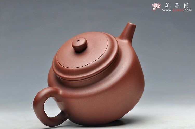 紫砂壶图片：更耐品 万阗阗最新全手力作 大亨德中 浑厚大气 - 宜兴紫砂壶网