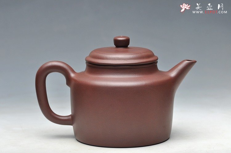 紫砂壶图片：万阗阗摹古全手之作  德厚钟雅 大亨高德中 老紫泥 - 宜兴紫砂壶网