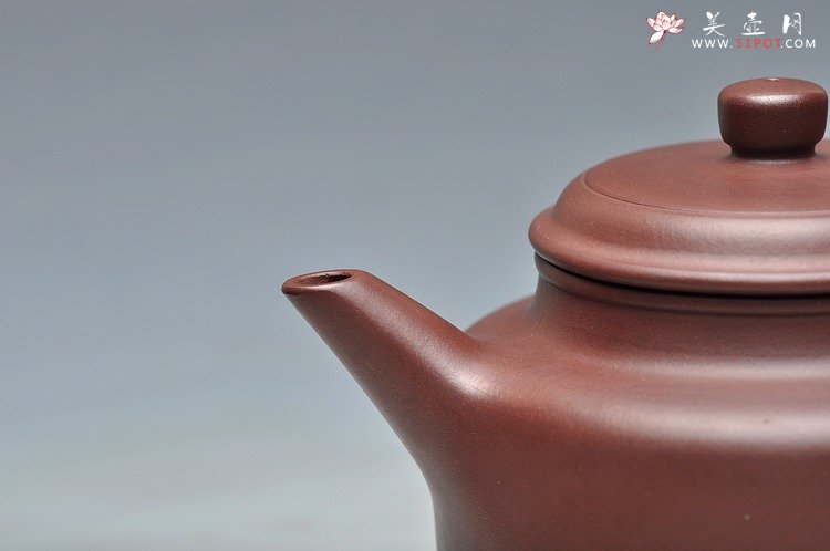 紫砂壶图片：万阗阗摹古全手之作  德厚钟雅 大亨高德中 老紫泥 - 宜兴紫砂壶网