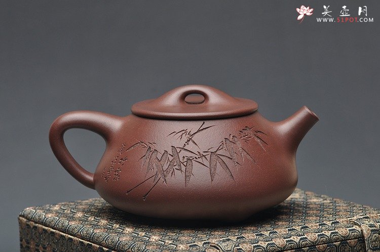 紫砂壶图片：墨生装饰 全手中石瓢 许国卫代表器形 - 宜兴紫砂壶网