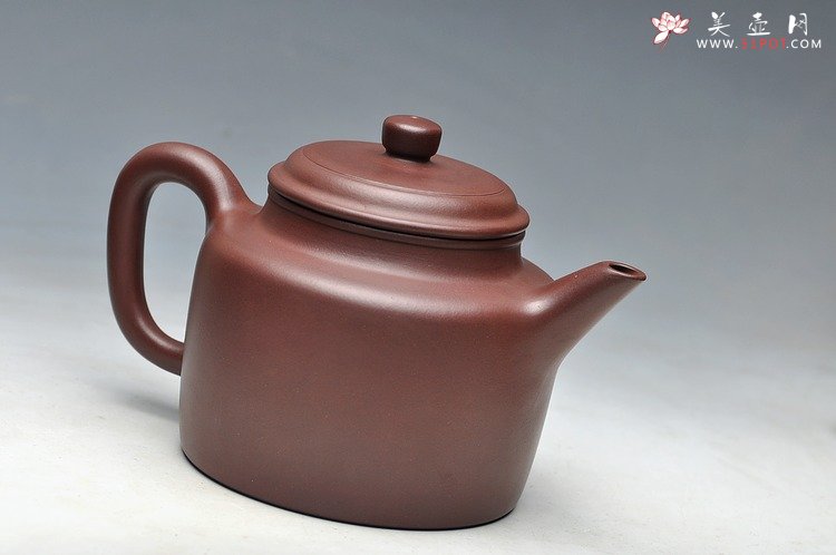 紫砂壶图片：万阗阗摹古全手之作  德厚钟雅 大亨高德中 老紫泥 - 宜兴紫砂壶网
