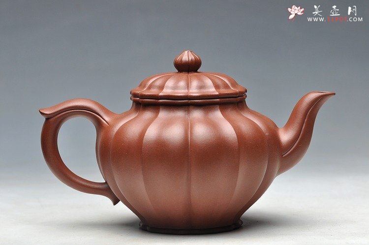 紫砂壶图片：线条流畅 清美之作 筋纹笑樱 - 宜兴紫砂壶网