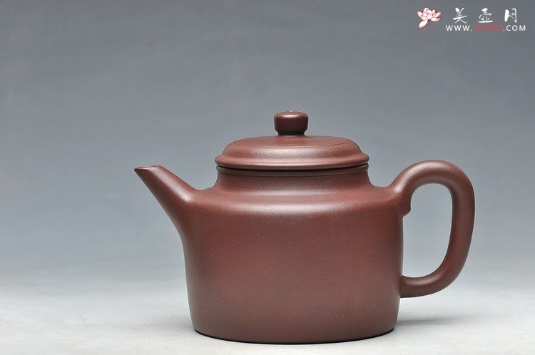 紫砂壶图片：万阗阗摹古全手之作  德厚钟雅 大亨高德中 老紫泥 - 宜兴紫砂壶网