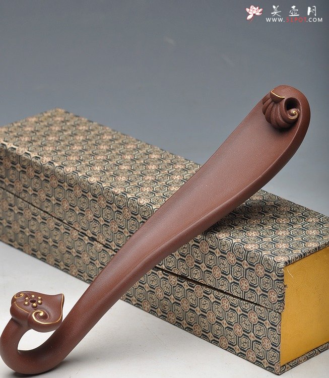 紫砂壶图片：如意香插 线条优美 描真金 - 宜兴紫砂壶网