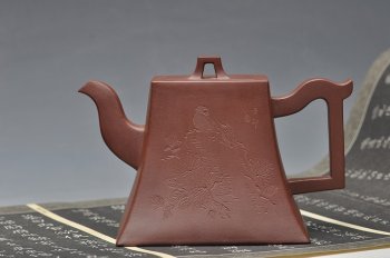 紫砂壶图片：霸气之作 史金妹精品 全手大方钟 巍巍壶势 - 宜兴紫砂壶网