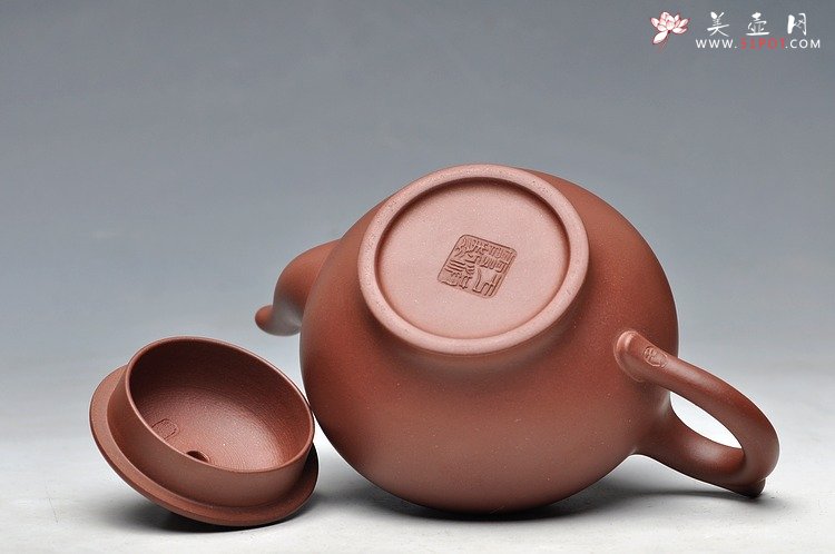 紫砂壶图片：泥色优雅 经典传承 顾派风格 紫泥全手笑樱 - 宜兴紫砂壶网