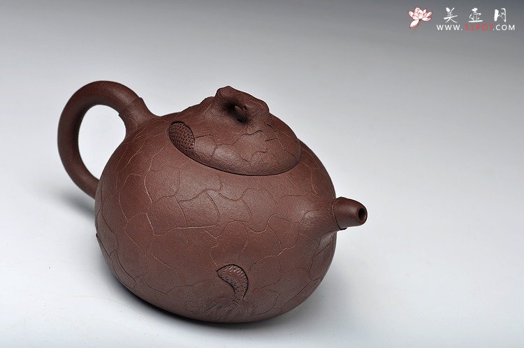 紫砂壶图片：藏龙龚春  双节特惠 送礼佳品 - 宜兴紫砂壶网