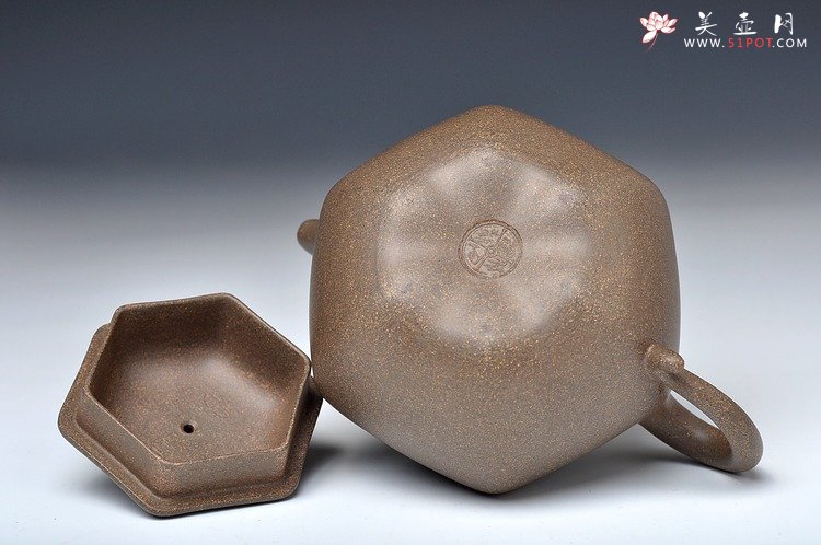 紫砂壶图片：优质青段 全手六角莲子 筋囊佳作 素雅清韵 - 宜兴紫砂壶网