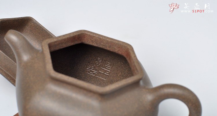 紫砂壶图片：优质青段 全手六角莲子 筋囊佳作 素雅清韵 - 宜兴紫砂壶网