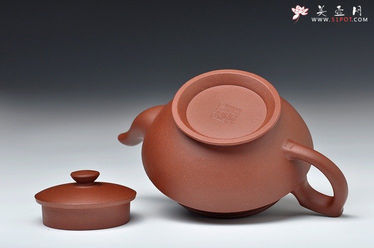 紫砂壶图片：获奖作品 汉云 精工典范 纯正底槽青 - 宜兴紫砂壶网