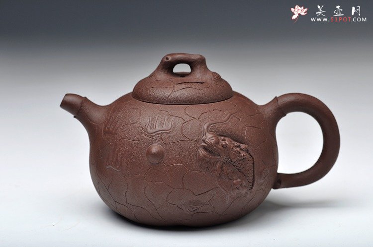 紫砂壶图片：藏龙龚春  双节特惠 送礼佳品 - 宜兴紫砂壶网