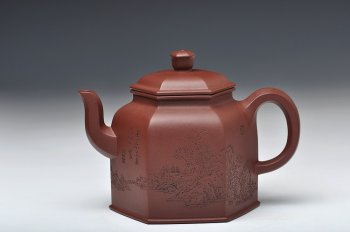 紫砂壶图片：稳如磐石 六方通景山水 何卫枫新品近作  全手乐钟 - 宜兴紫砂壶网