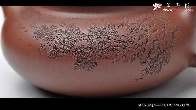 紫砂壶图片：刀工精美 工料皆爽 全手实用小仿古 江山万古清 - 宜兴紫砂壶网