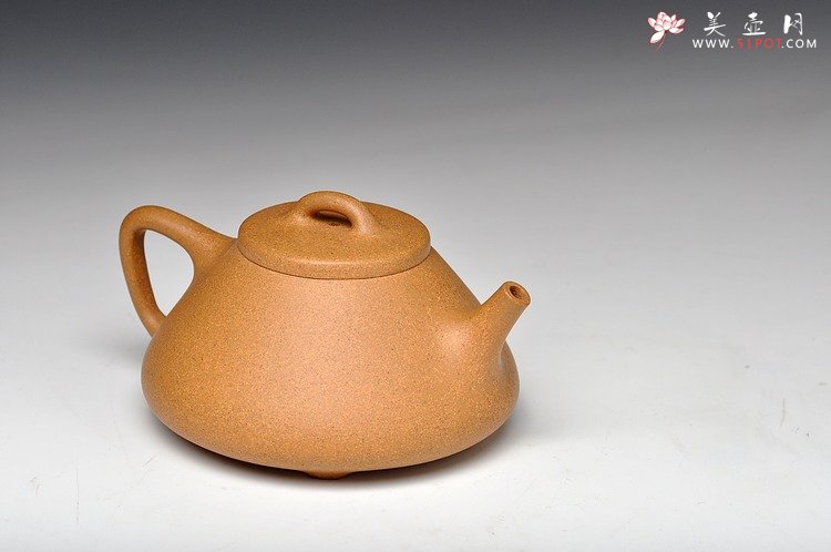 紫砂壶图片：双节特惠之五彩段泥石瓢 骨肉均挺 器形周正 - 宜兴紫砂壶网