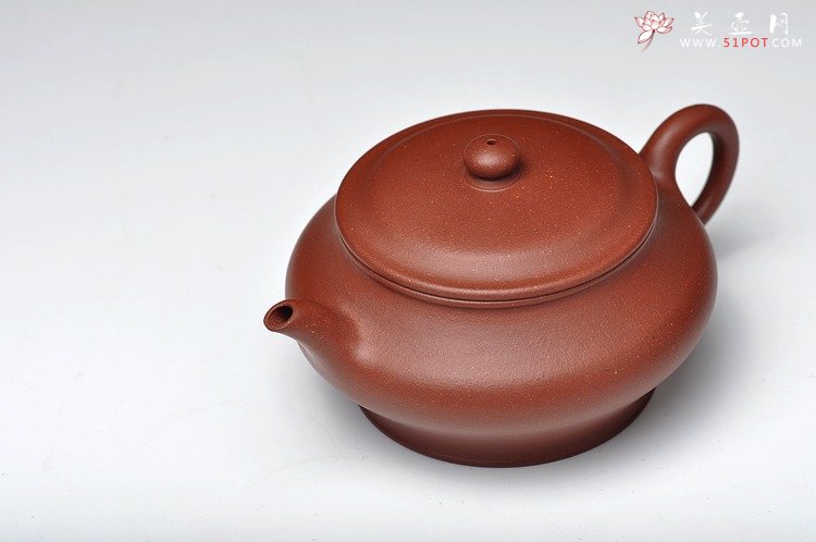 紫砂壶图片：线条挺括 全手高虚扁 本绿和底槽青一对 国助和石装饰 - 宜兴紫砂壶网