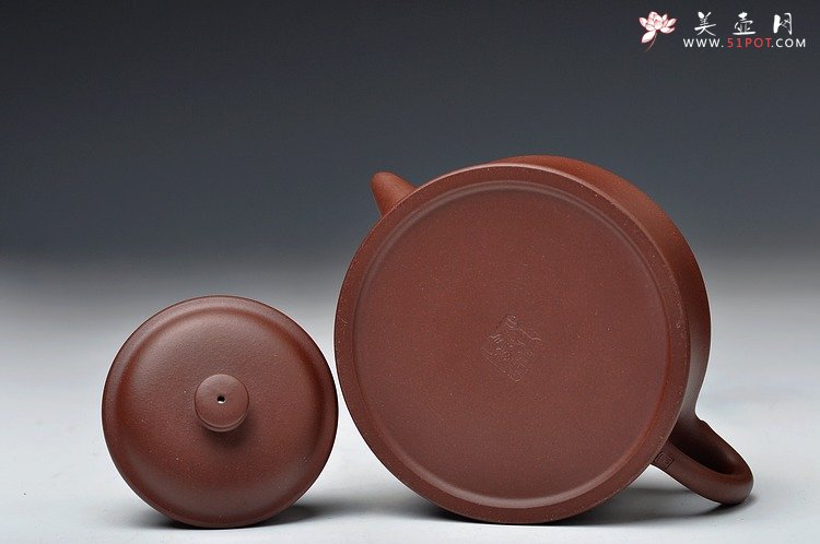 紫砂壶图片：砂料迷人 稳重而优雅 精品 全手玉锺 - 宜兴紫砂壶网