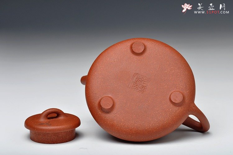 紫砂壶图片：骨肉均挺 全手降坡泥小子冶石瓢 李彦雄装饰 - 宜兴紫砂壶网