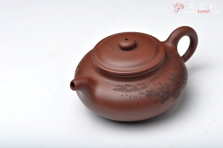 紫砂壶图片：刀工精美 工料皆爽 全手实用小仿古 江山万古清 - 宜兴紫砂壶网