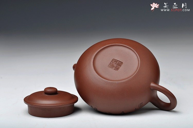 紫砂壶图片：刀工精美 工料皆爽 全手实用小仿古 江山万古清 - 宜兴紫砂壶网