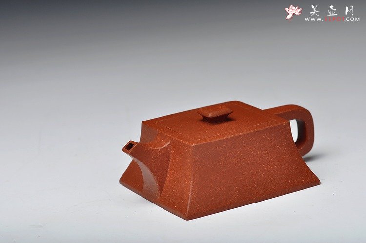 紫砂壶图片：线条张劲 严谨之风  全手 小求正 - 宜兴紫砂壶网