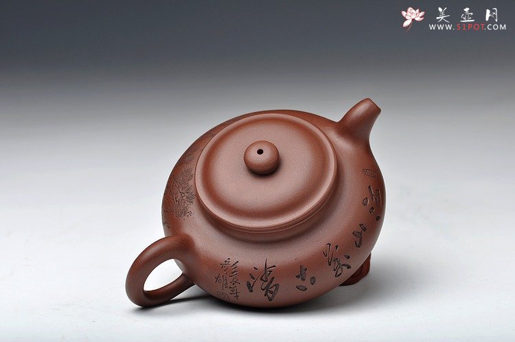 紫砂壶图片：刀工精美 工料皆爽 全手实用小仿古 江山万古清 - 宜兴紫砂壶网