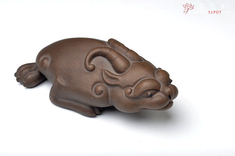 紫砂壶图片：金蟾 仅此一件 栩栩如生 古铜泥 - 宜兴紫砂壶网