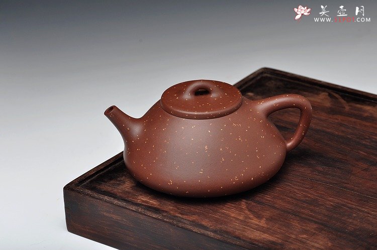 紫砂壶图片：精品代表作 最新力作 全手铺砂大子冶石瓢 - 宜兴紫砂壶网