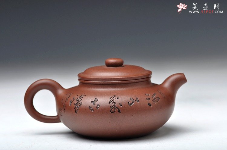 紫砂壶图片：刀工精美 工料皆爽 全手实用小仿古 江山万古清 - 宜兴紫砂壶网