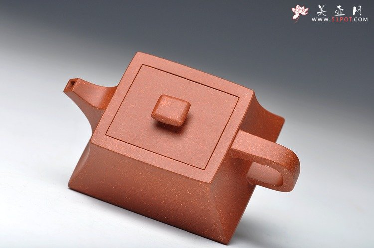 紫砂壶图片：线条张劲 严谨之风  全手 小求正 - 宜兴紫砂壶网