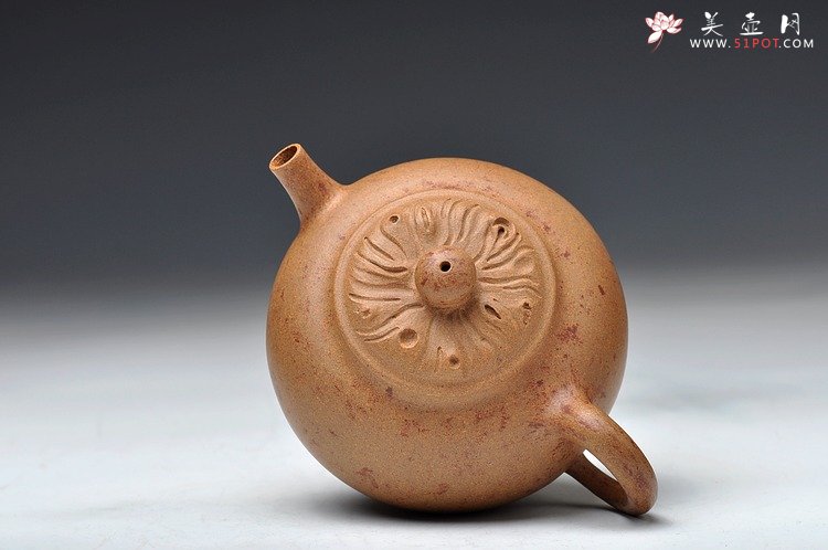 紫砂壶图片：砂美 型美  全手贡珠 蔡岩峰新作 炮管一捺底 - 宜兴紫砂壶网