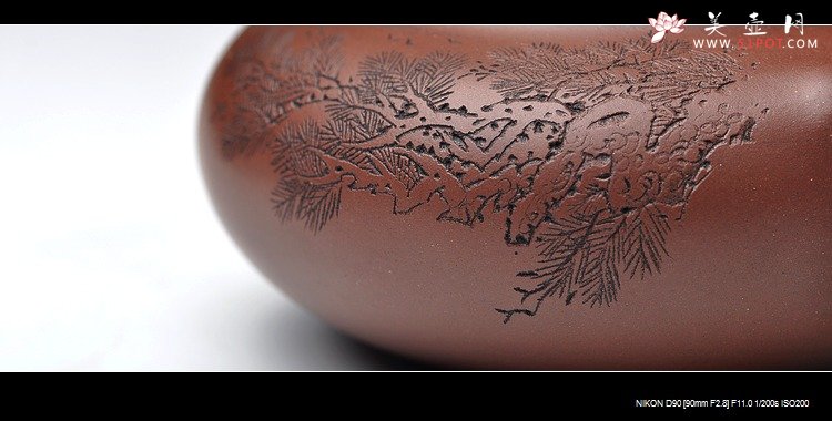 紫砂壶图片：刀工精美 工料皆爽 全手实用小仿古 江山万古清 - 宜兴紫砂壶网